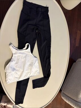 lululemon athletica Black Leggings with White Crop Tank Top size 6